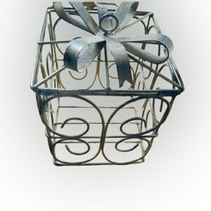 The Home Wire Gift Box Accent